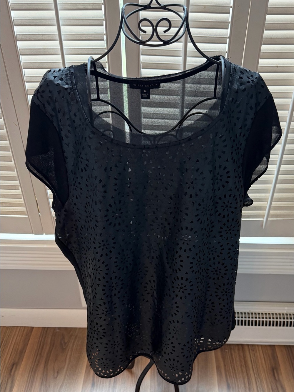 Willi Smith Black Sheer Laser-Cut Short Sleeve Blouse